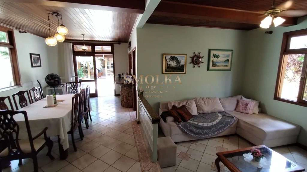 House with 5 bedrooms and private garden — photo 4