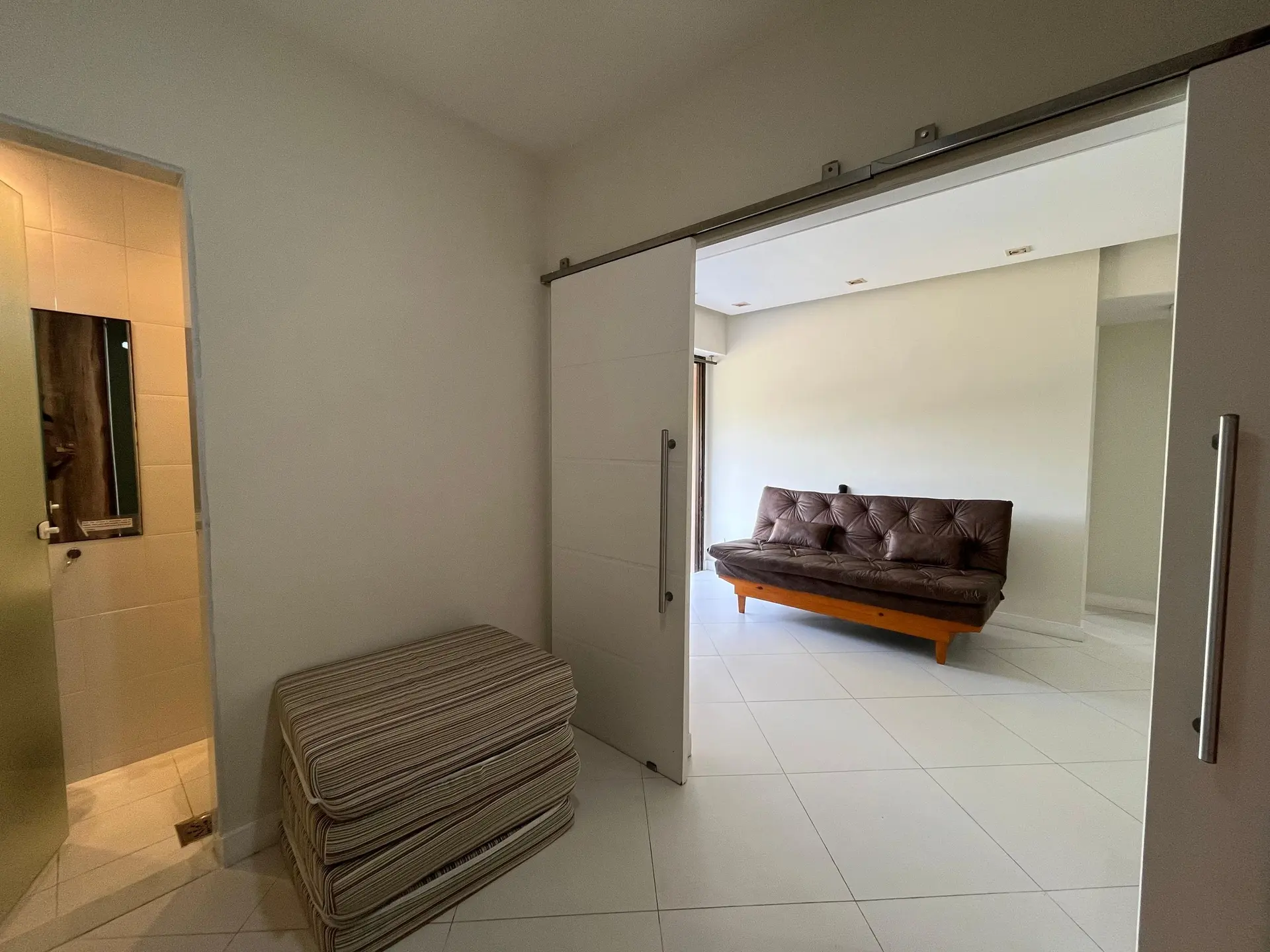 2-bedroom apartment with a glass-enclosed balcony — photo 25