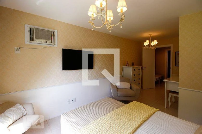 House for rent with 4 en-suite bedrooms and 450 m² — photo 8