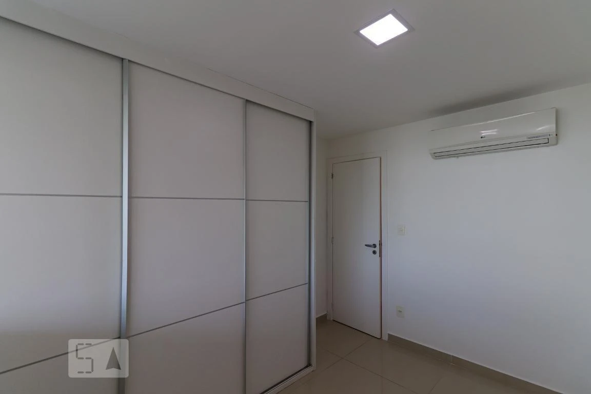Rental apartment with 3 bedrooms and 1 en-suite bath — photo 16