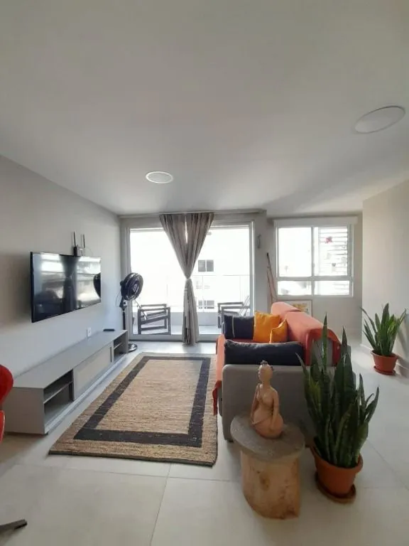 Apartamento amueblado de 1 dormitorio con cocina americana