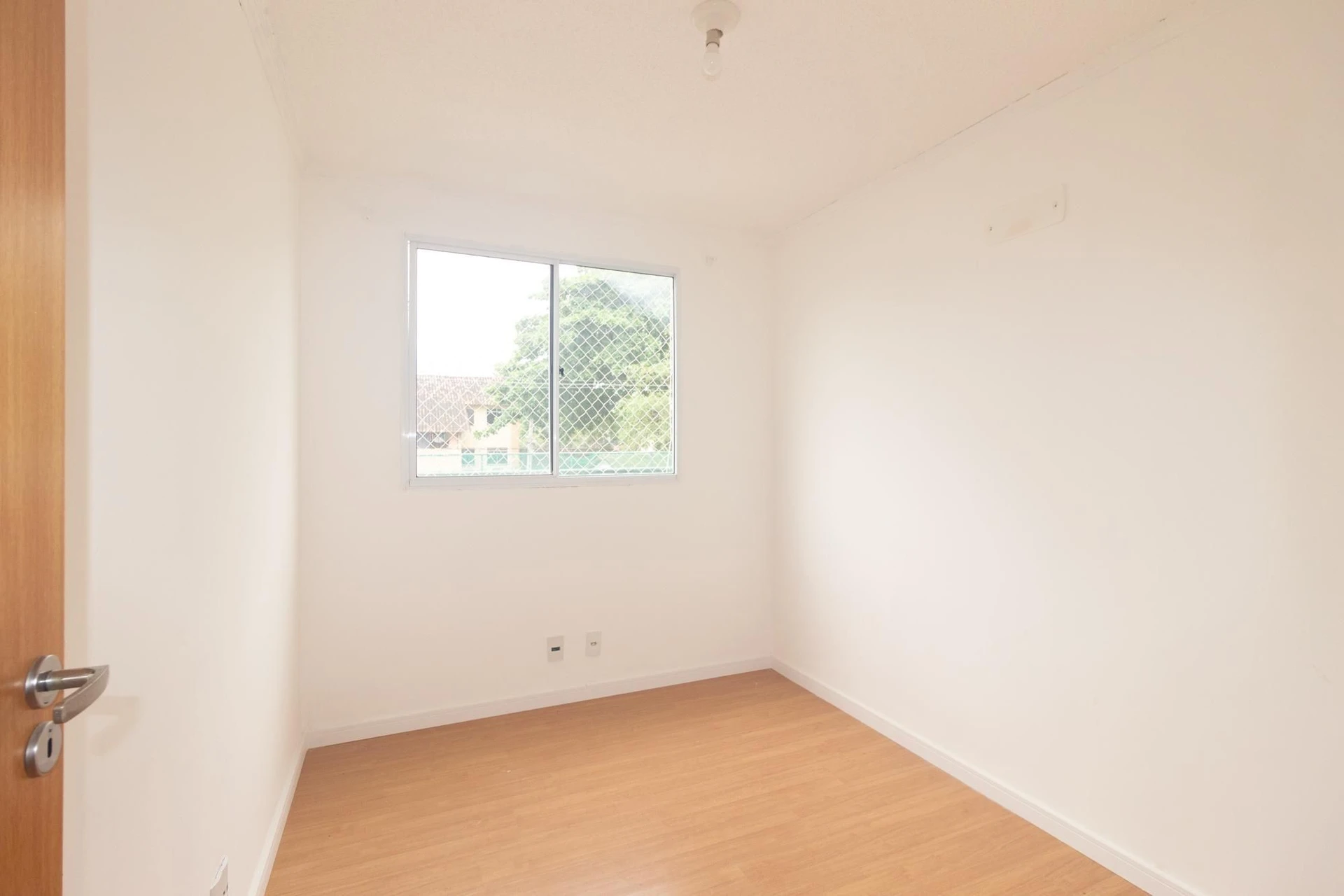 Apartamento com piso de madeira ou laminado, Cosmos — photo 21