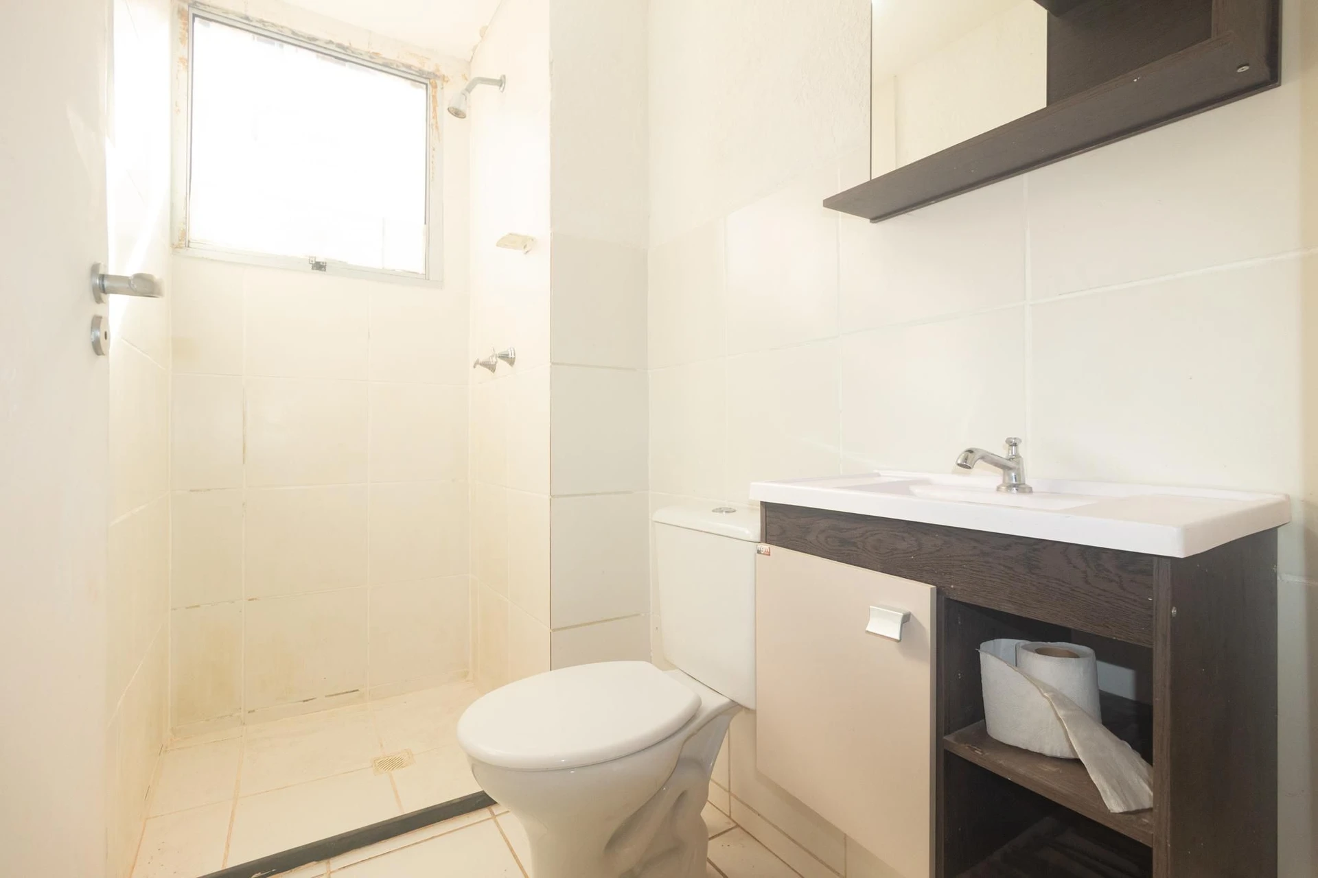 Apartment with 2 bedrooms and a kitchenette stove — photo 37