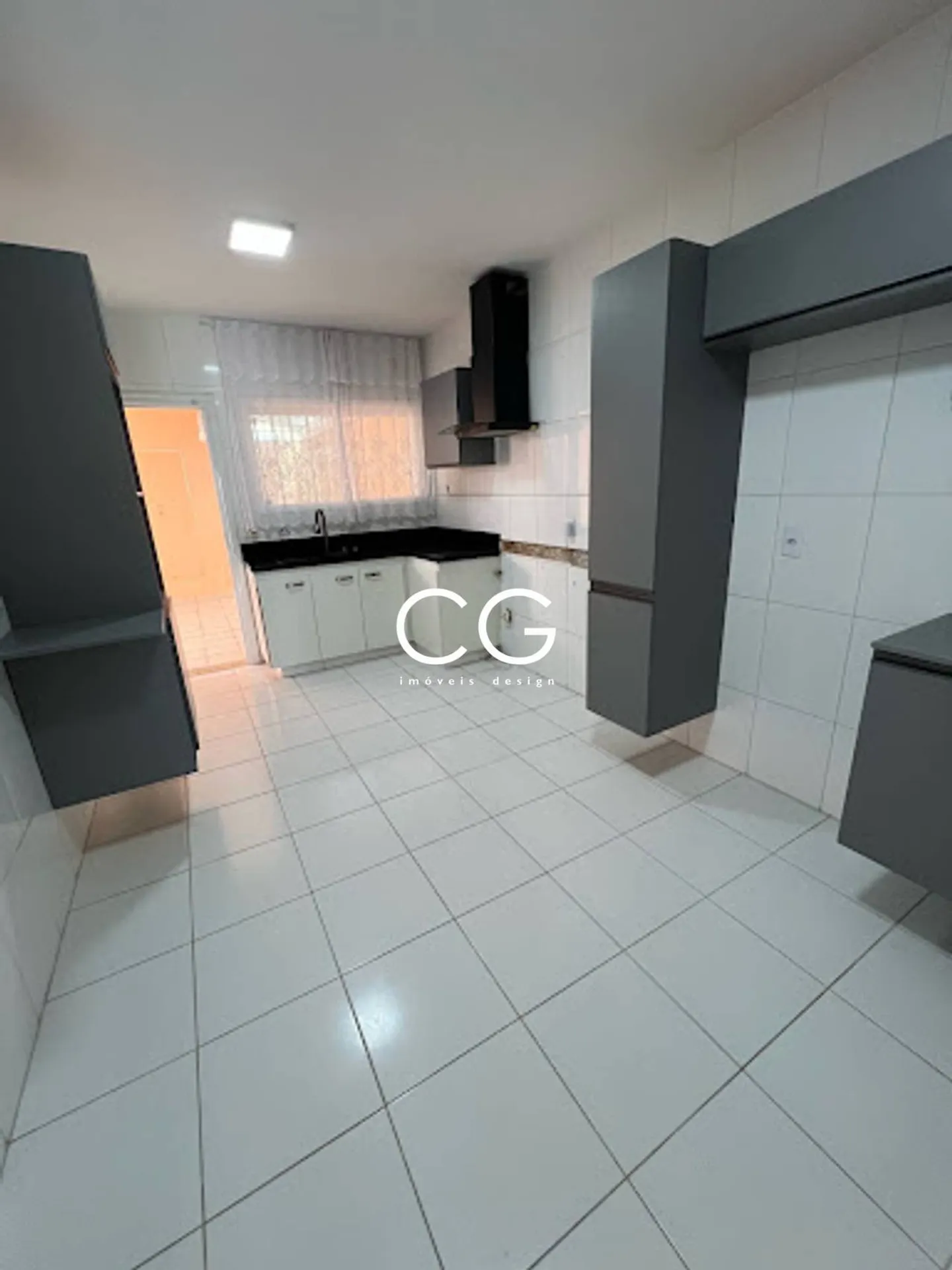 Casa 300 m² com 4 dormitórios e cozinha a gás — photo 6