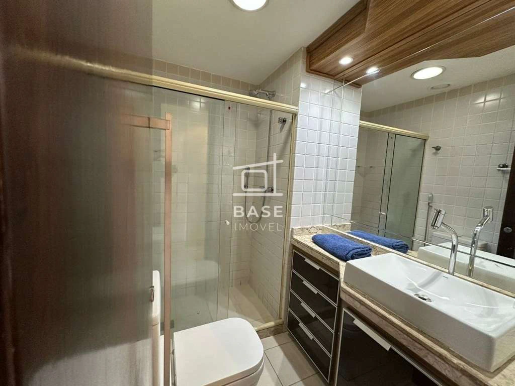 Furnished 2-bedroom apartment with balcony — photo 21