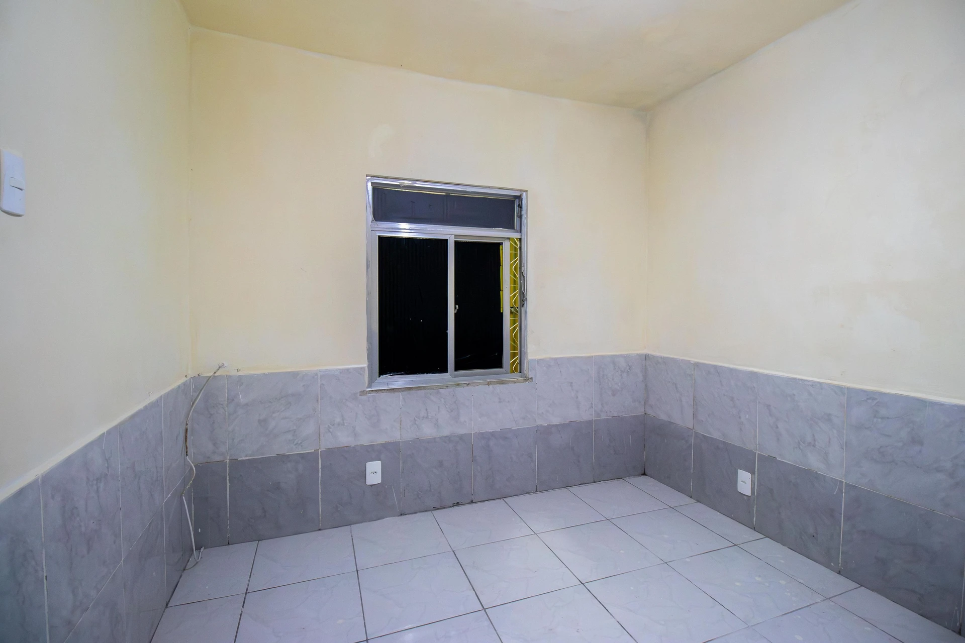 House with 1 bedroom and 1 bathroom, no parking — photo 13