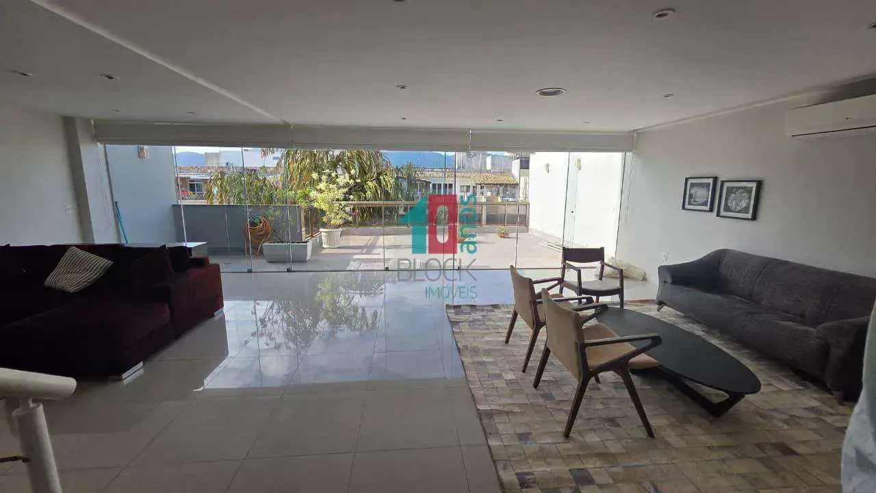 Furnished apartment with 3 bedrooms and 5 bathrooms