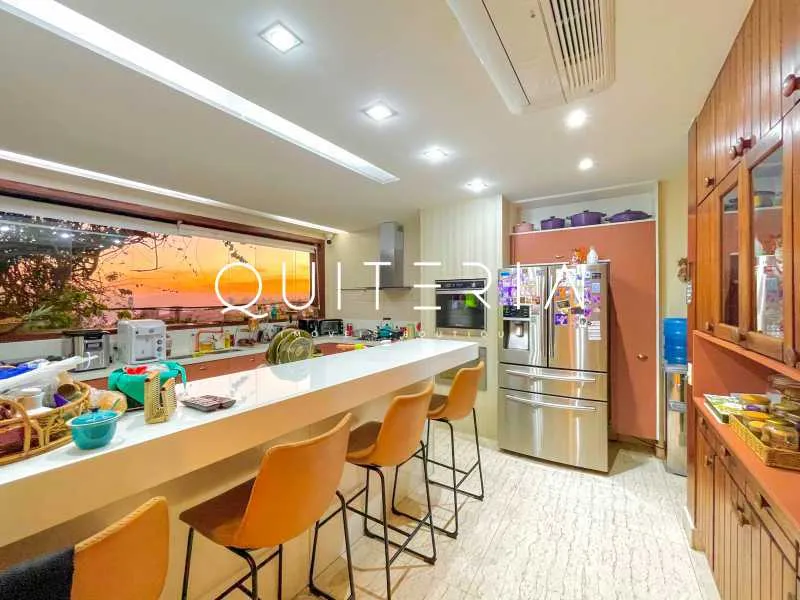House with balcony grill and 5 bedrooms, 2 parking spots — photo 25