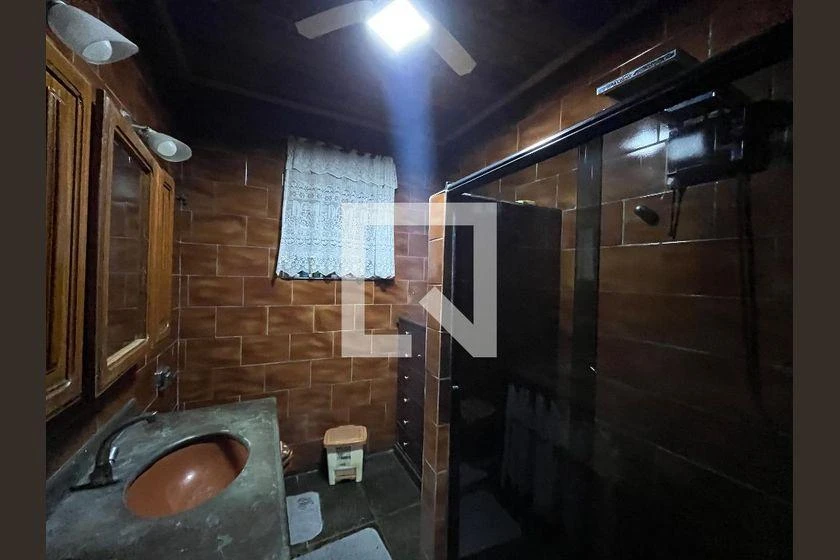 Rental house with 4 bedrooms and 600 m² — photo 43