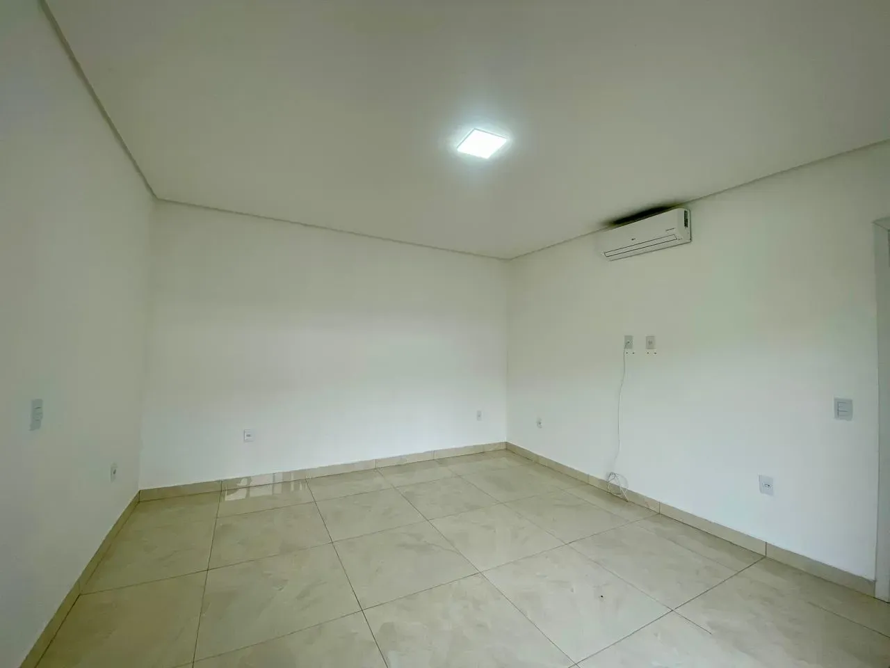 240 m² house with a garden and a bathtub — photo 20