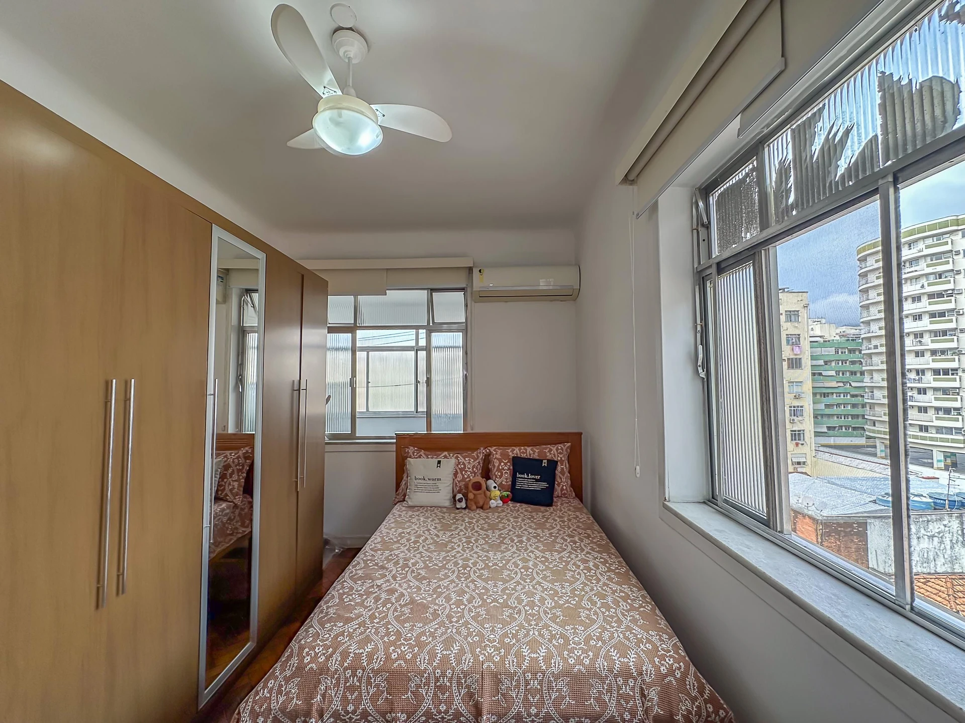 Furnished 2-bedroom apartment with a balcony — photo 4