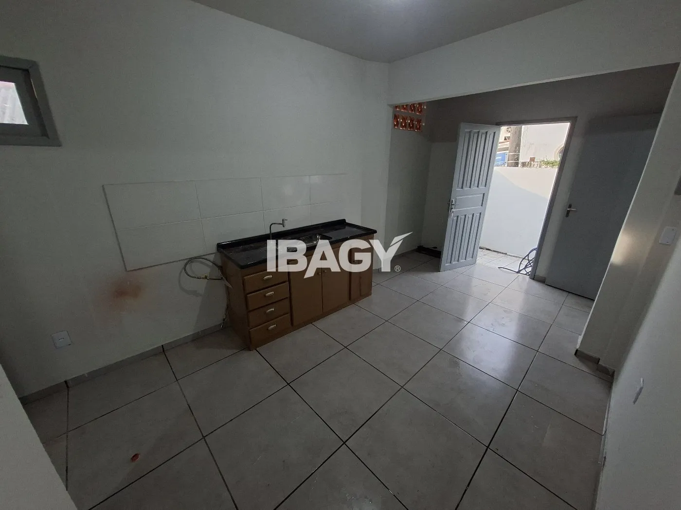 One-bedroom, 30 m² apartment in Florianópolis — photo 3
