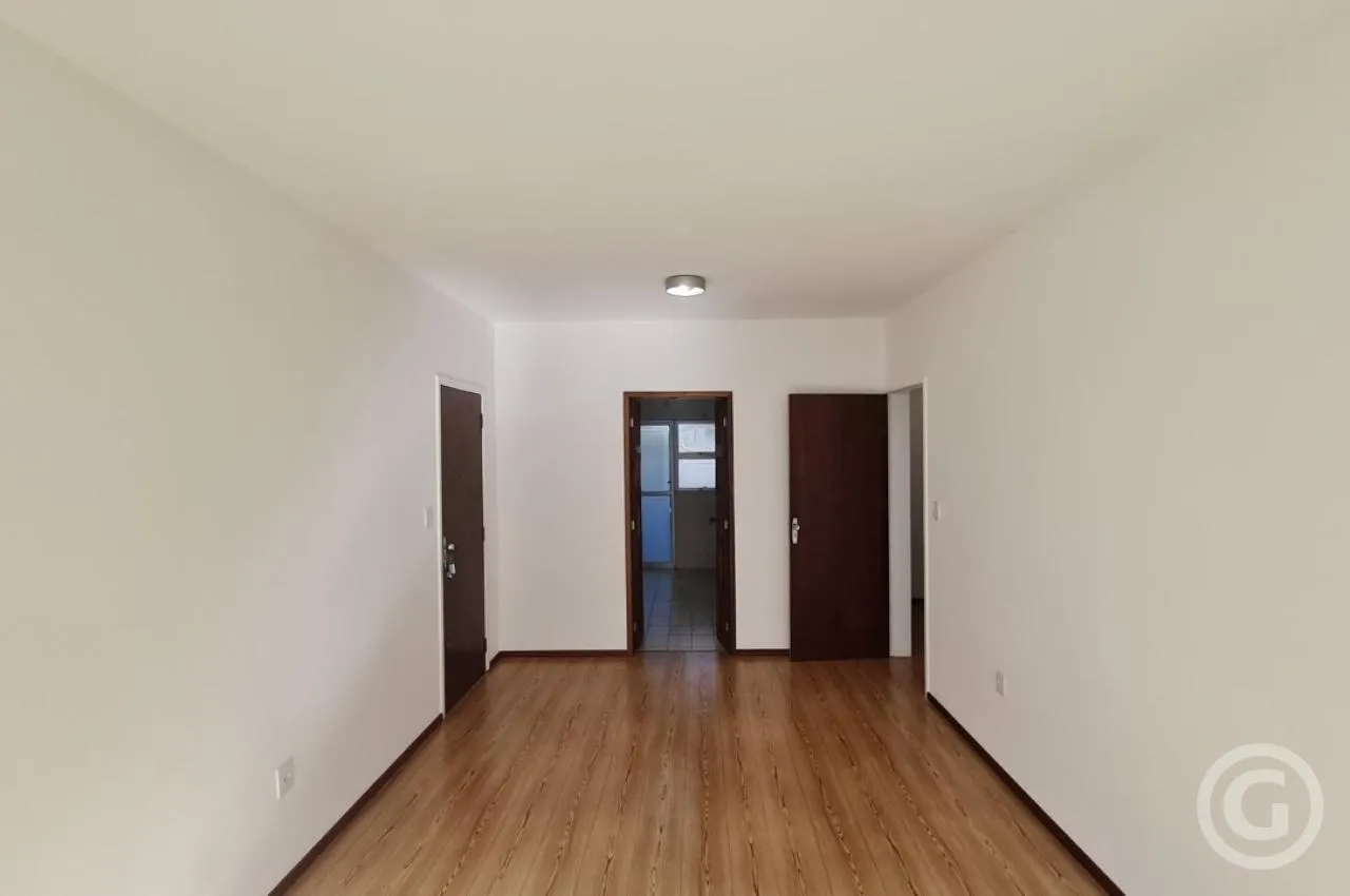 Apartment, 102 m², with wood or laminate floors — photo 8