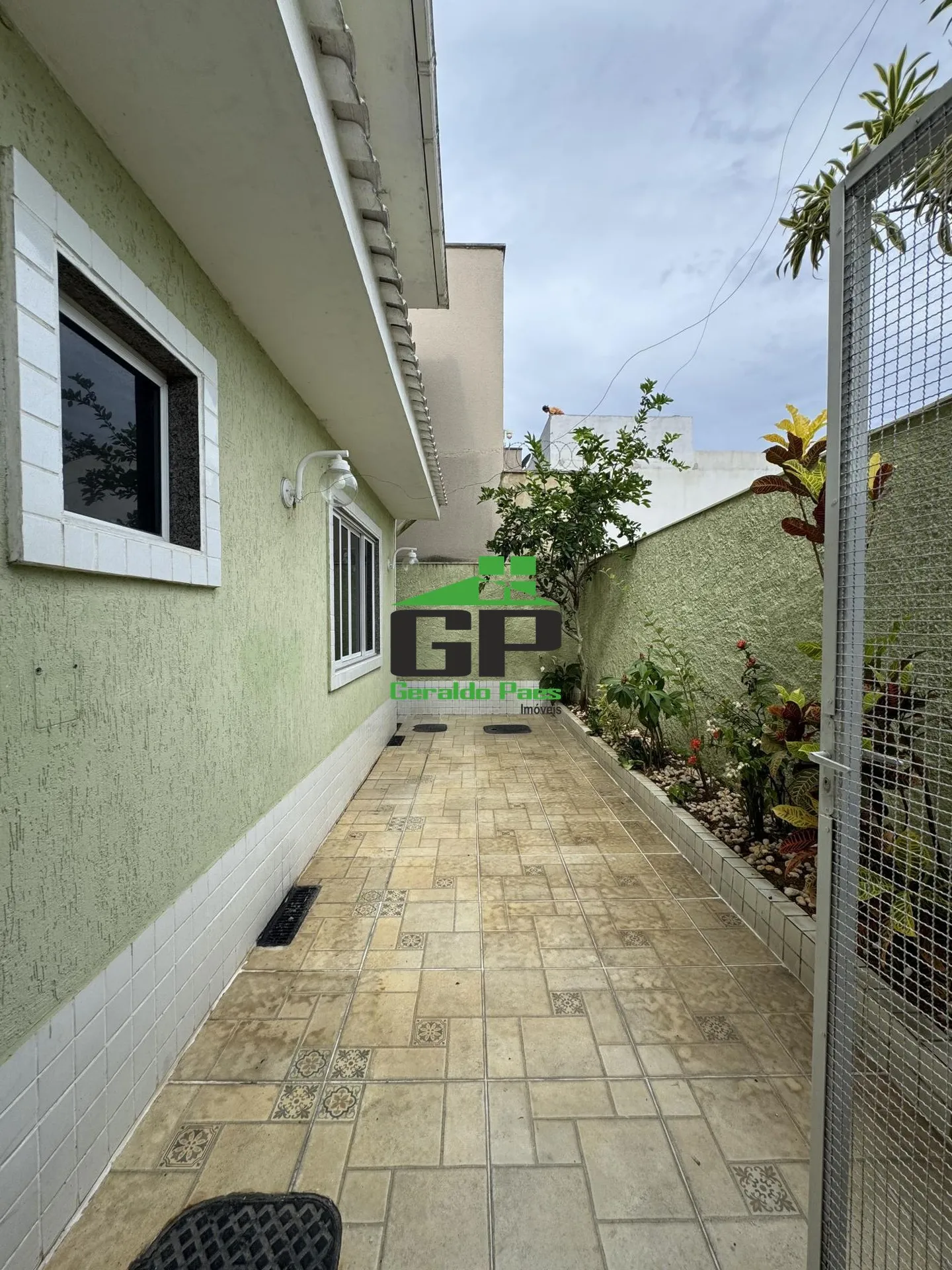 Casa com 5 quartos e 5 banheiros, cozinha fechada — photo 44