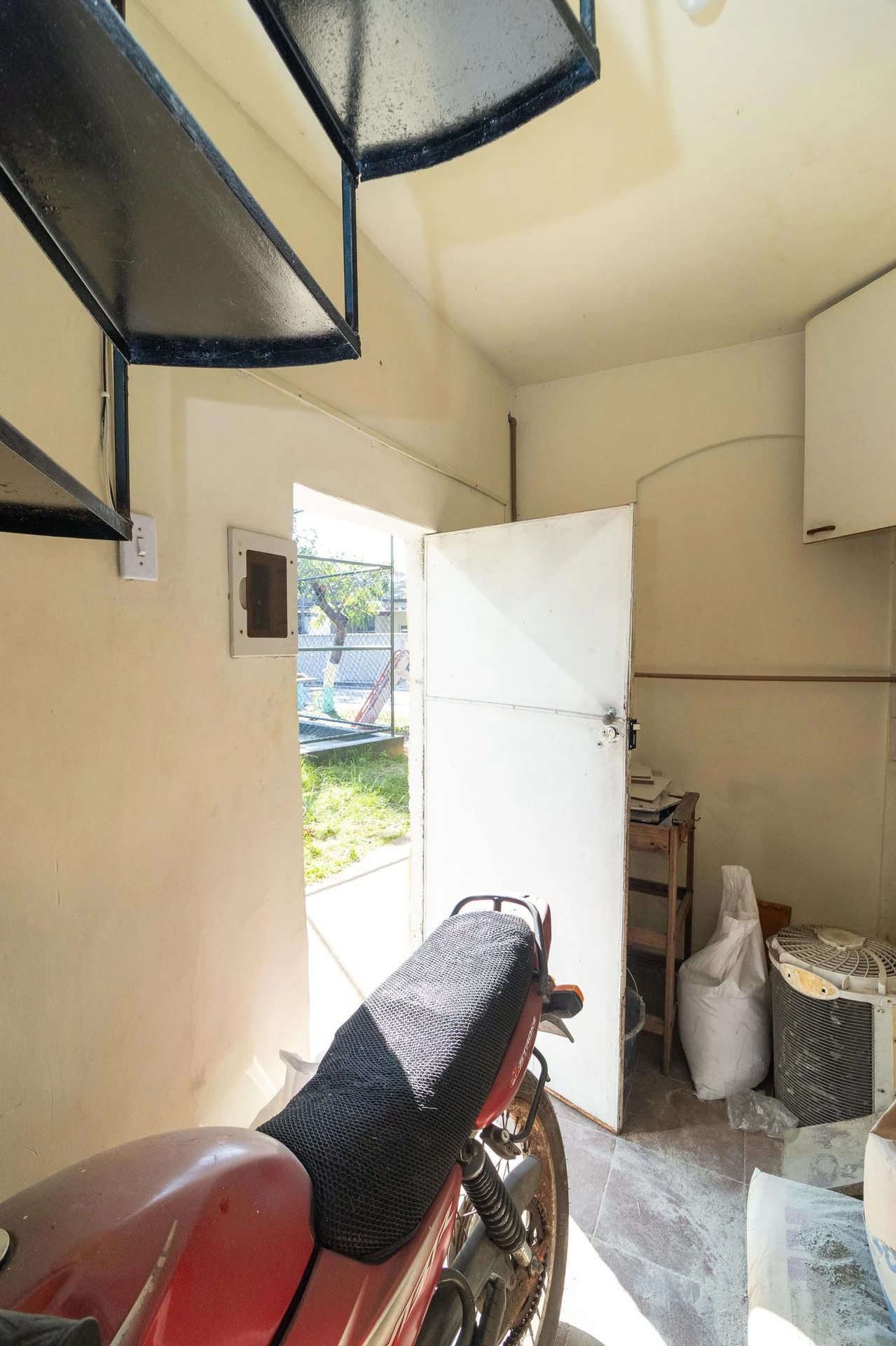 1-bedroom apartment with balcony and private garden — photo 19