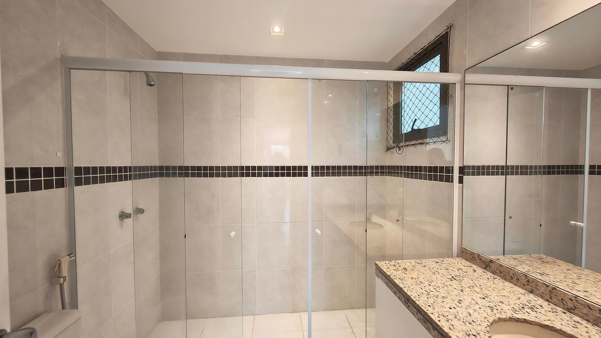 5-bedroom apartment with a washing machine in Rio de Janeiro — photo 43