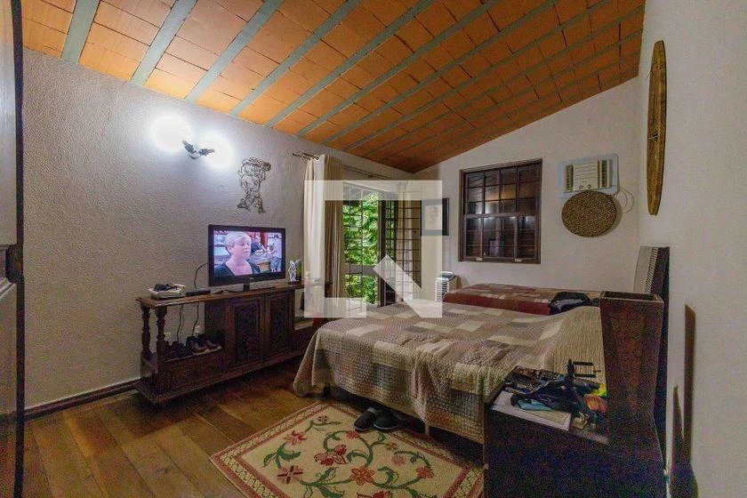 4-bedroom house with a walk-in closet in Rio de Janeiro — photo 65