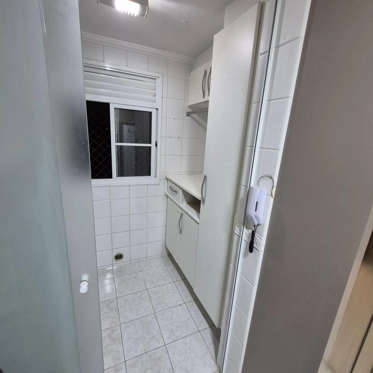 Furnished 3-bedroom apartment with covered parking — photo 7