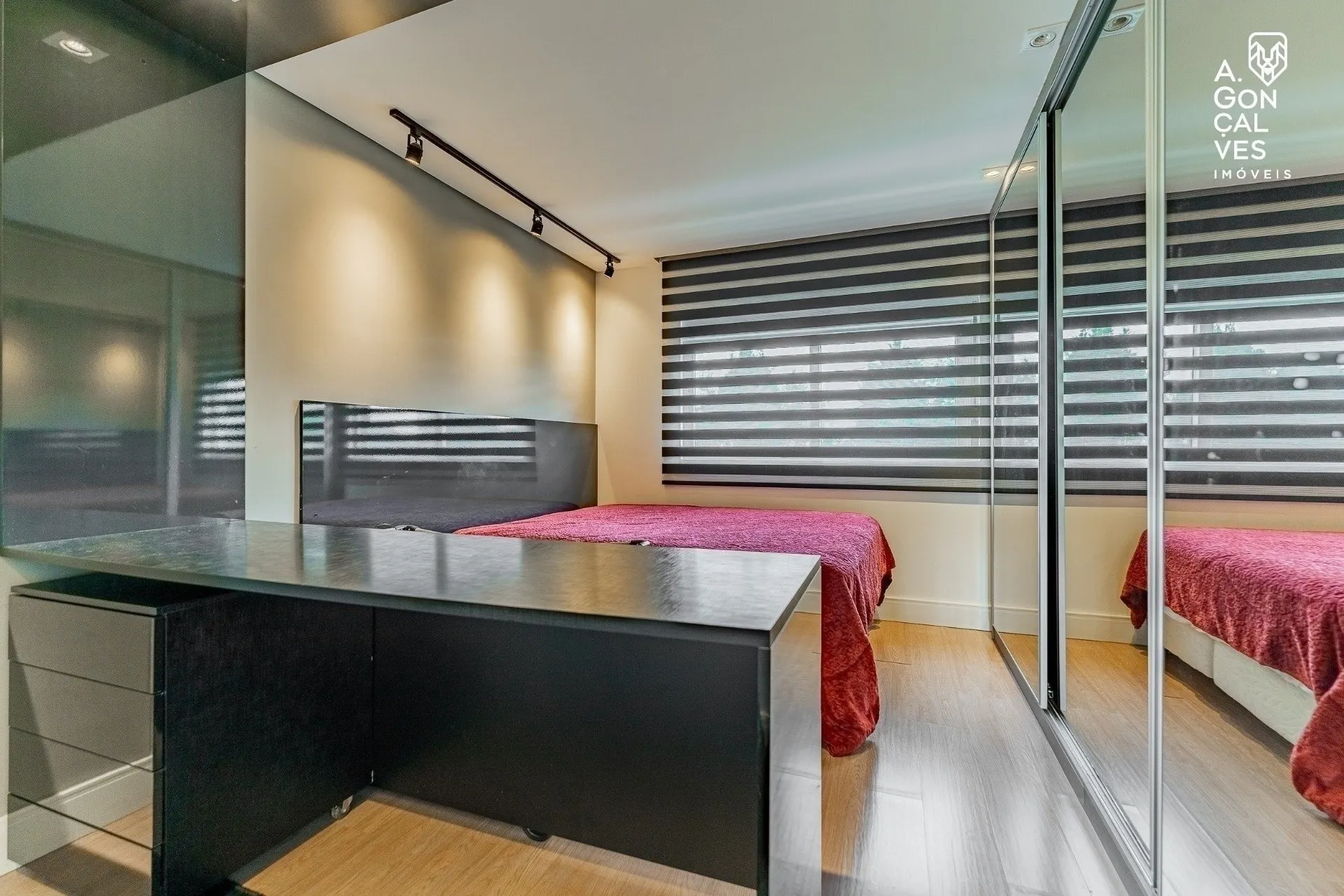 Furnished 3-bedroom house with 5 bathrooms — photo 27