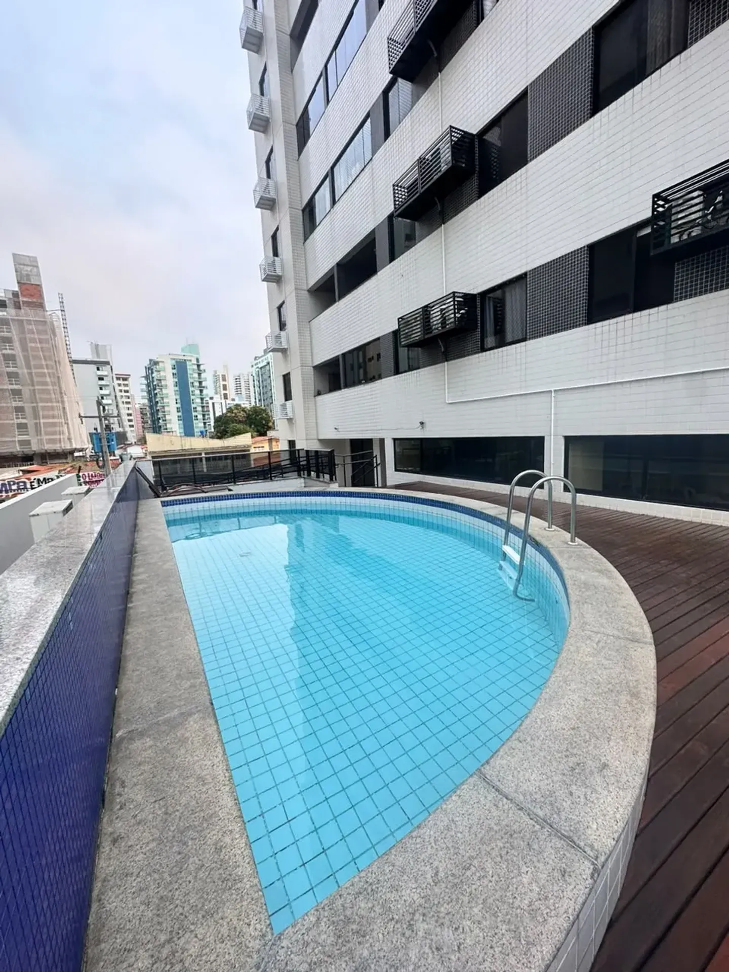 Apartamento mobiliado com cozinha americana e varanda — photo 9