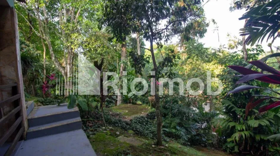 Casa de 4 dormitorios con 4 baños y parrilla embutida — photo 15