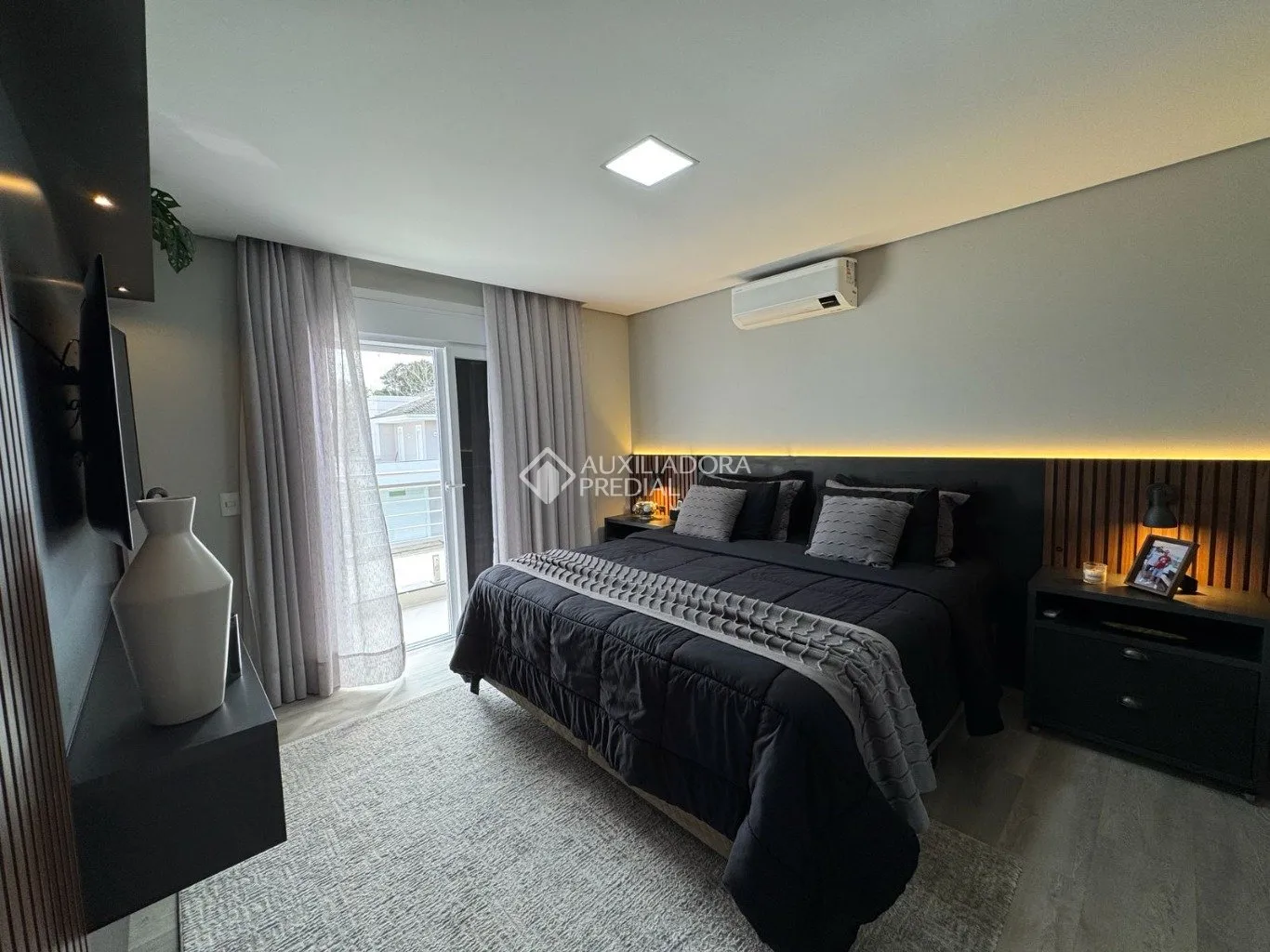 Furnished house with 4 en-suite bedrooms and private garden — photo 59