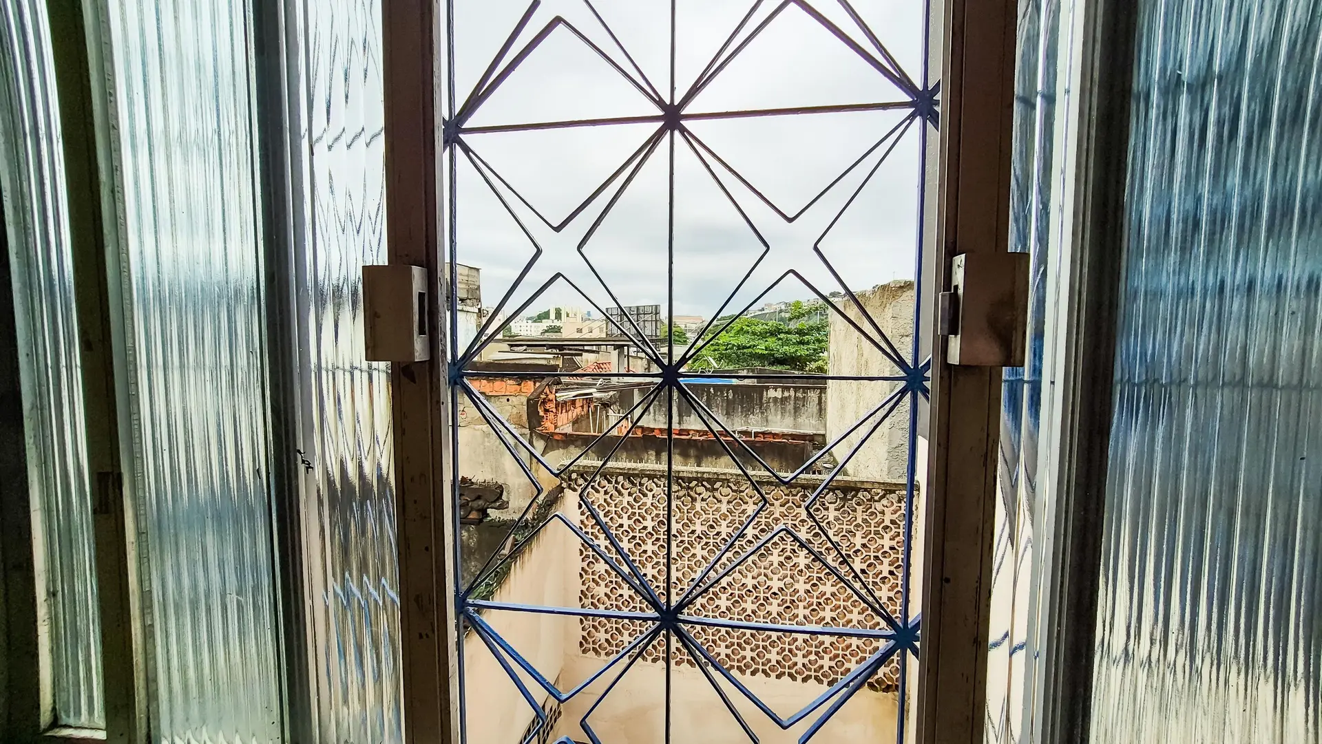 Apartment with no parking, 2 bedrooms and 1 bathroom — photo 40