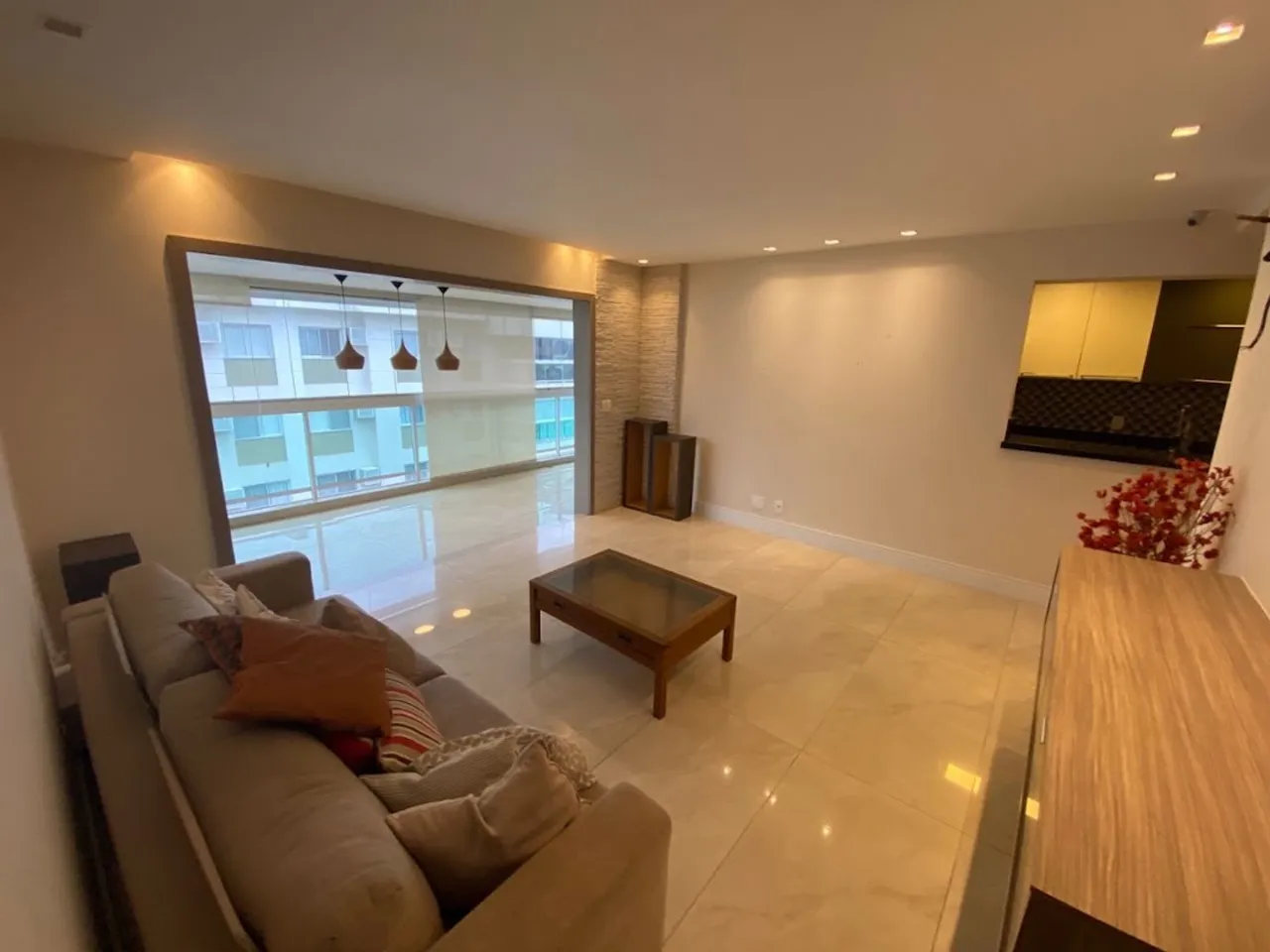 Apartamento mobiliado com 4 dormitórios e varanda — photo 13