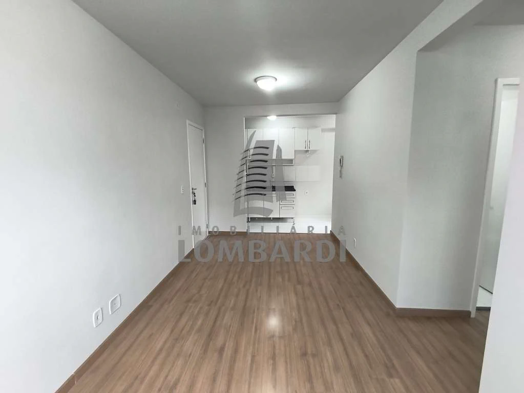 2-bedroom apartment with an en-suite and separate kitchen — photo 2