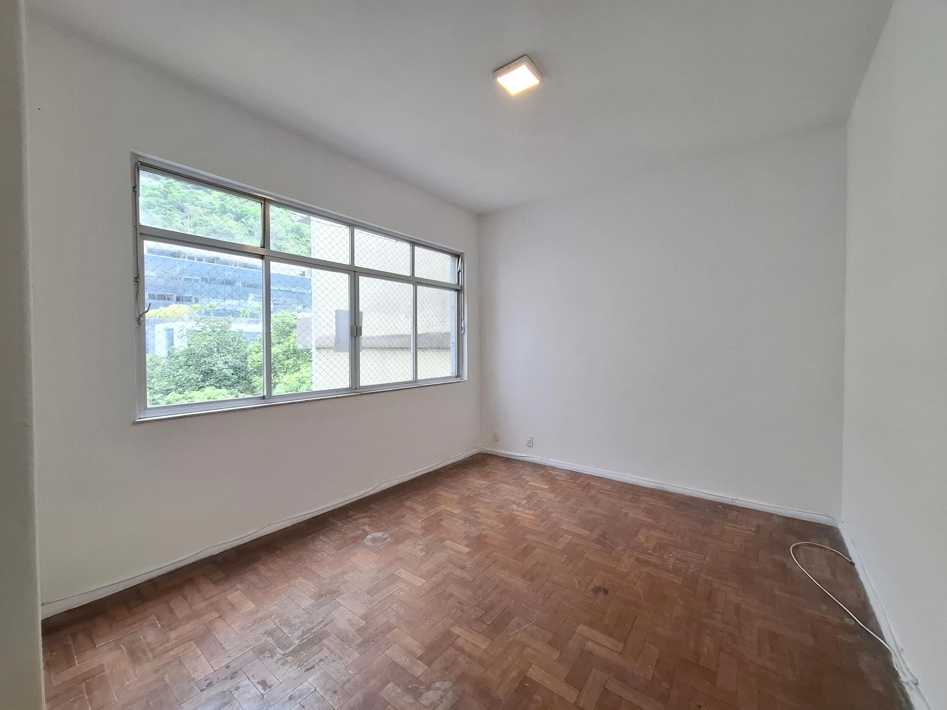 One-bedroom apartment with a mountain view in Rio de Janeiro — photo 3