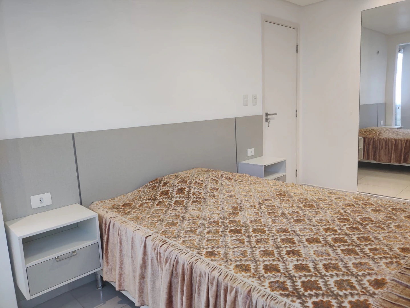 Квартира 92 м² із заскленим балконом та панорамними вікнами — photo 8