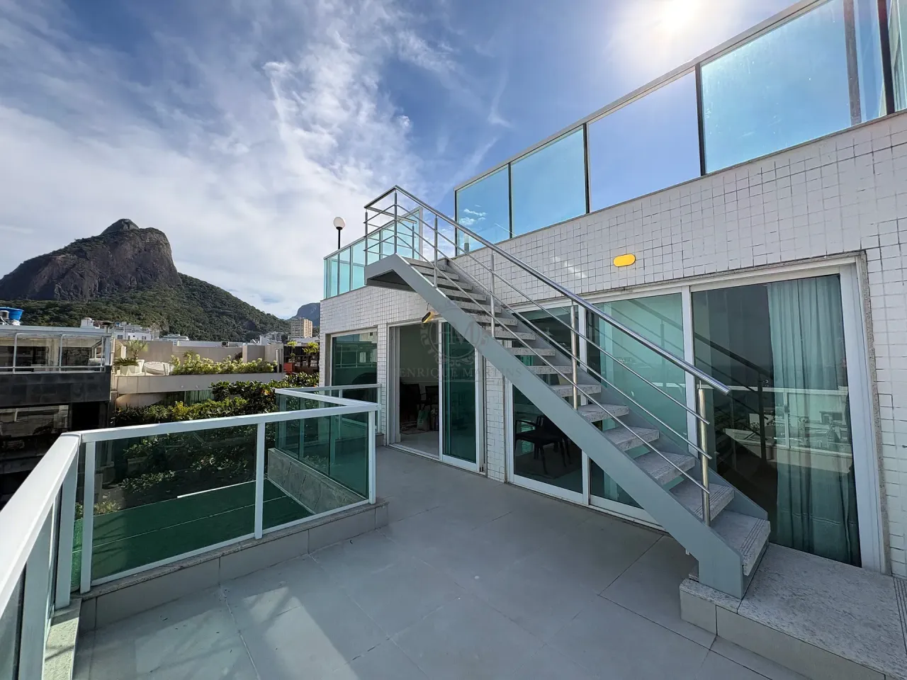Triplex penthouse with 3 bedrooms and water view — photo 17