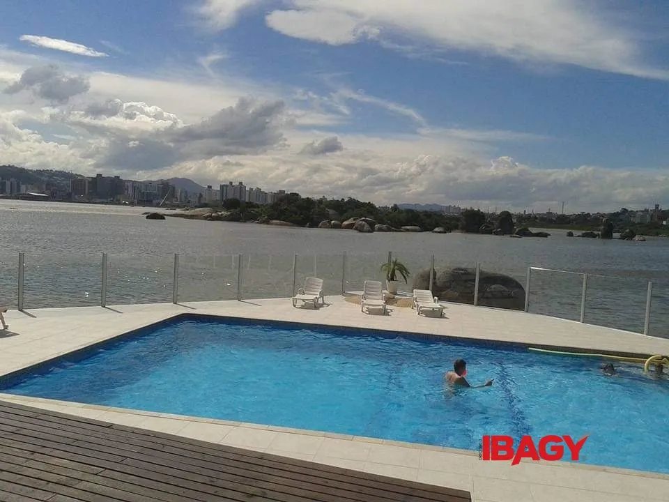 Apartment, 60 m², with a water view — photo 14