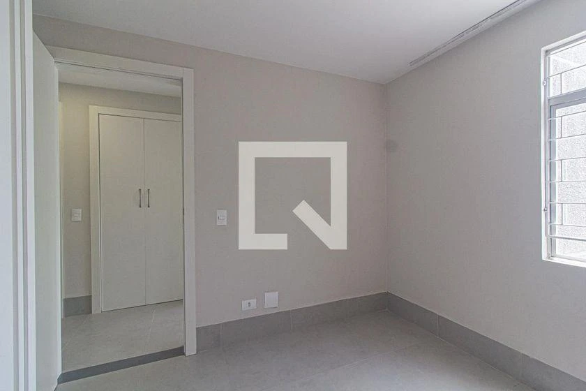 Unfurnished apartment with a private garden and 3 bedrooms — photo 12