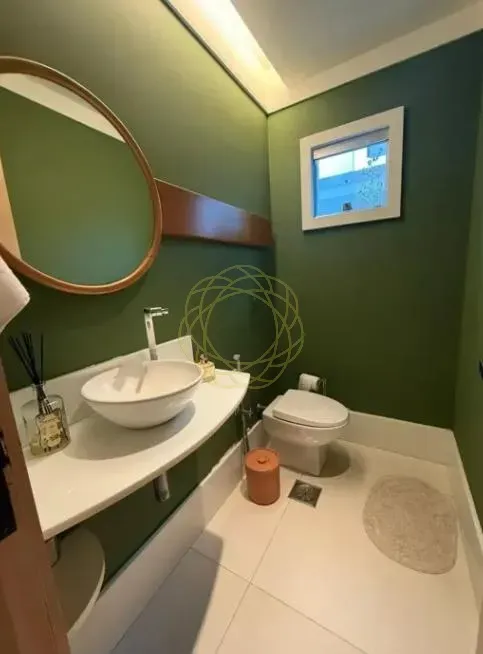 Casa de 360 m² con balcón gourmet y espacio de home office — photo 15