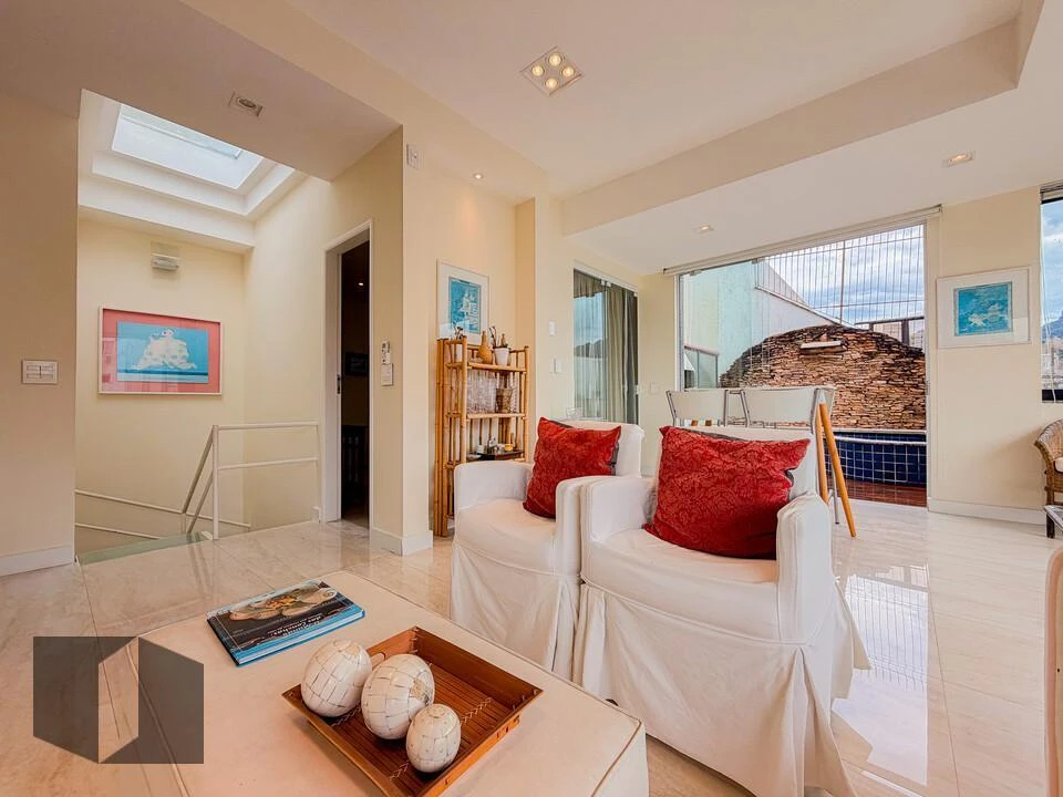 Furnished apartment, 186 m², with a grill on the balcony — photo 25
