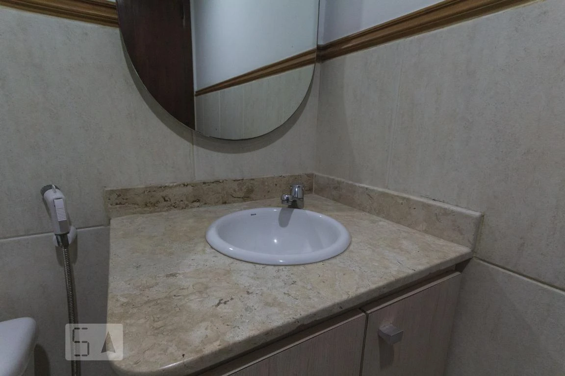 195 m² rental apartment with 3 bedrooms and 2 parking spaces — photo 39