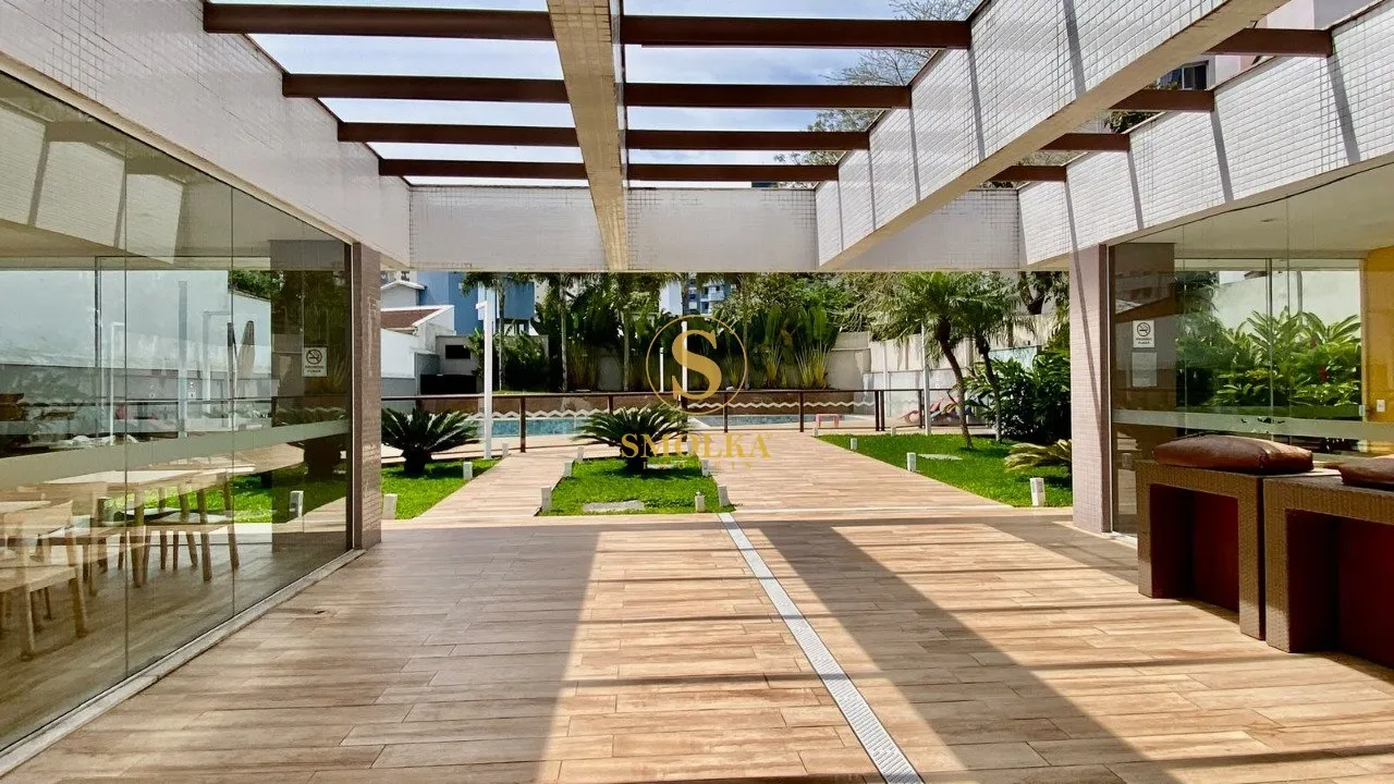 Balcony with a grill in a 2-bedroom apartment, 75 m² — photo 84