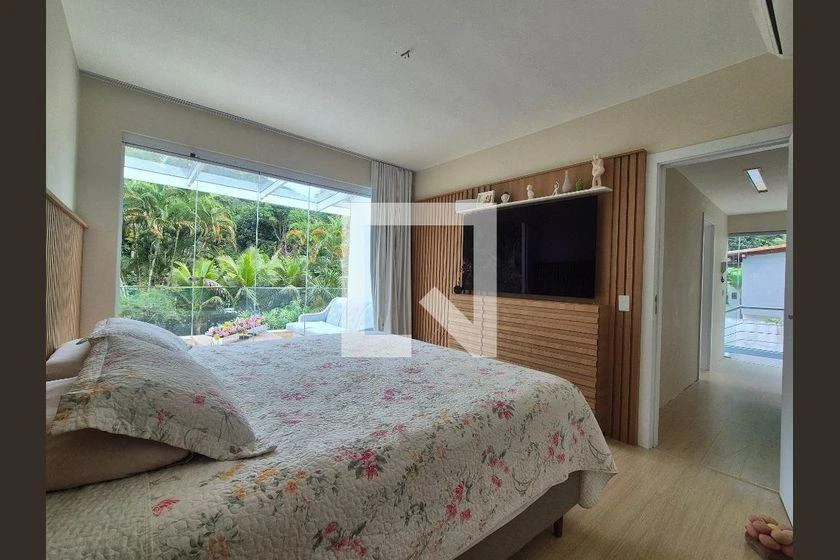 420 m² house with 4 en-suite bedrooms and private garden — photo 46