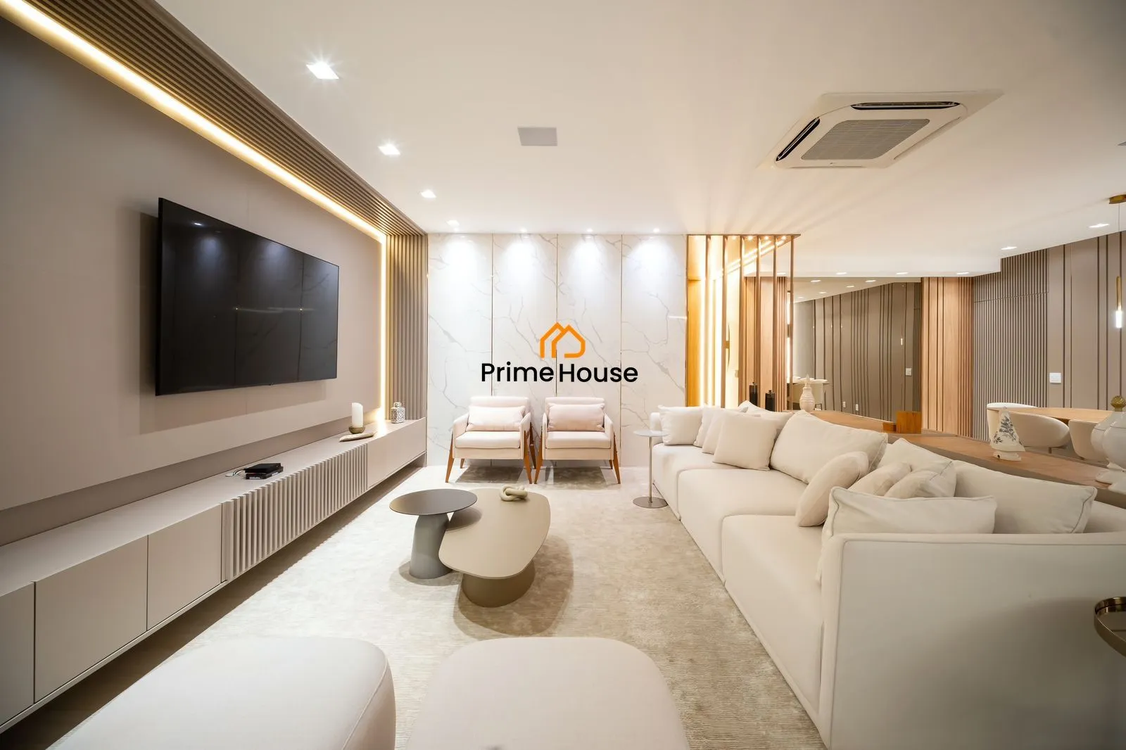 Furnished 4-bedroom apartment with 266 m² — photo 3