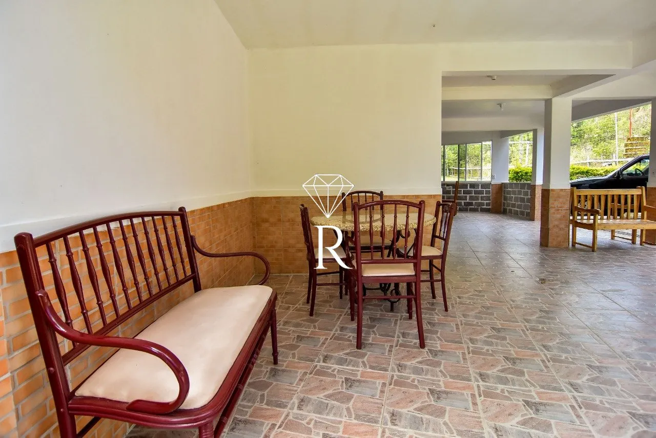 Casa tipo sítio con 4 dormitorios y 6 plazas de aparcamiento — photo 14