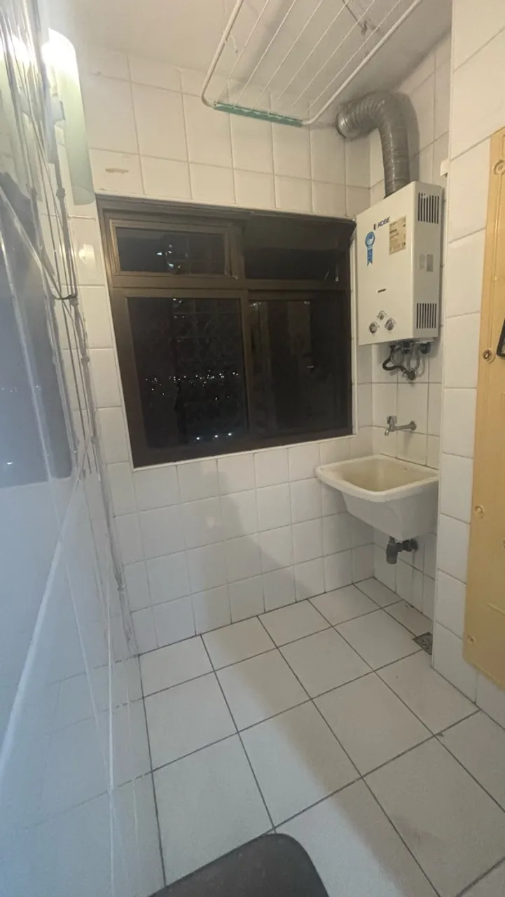 One-bedroom apartment in a building with a gym — photo 4