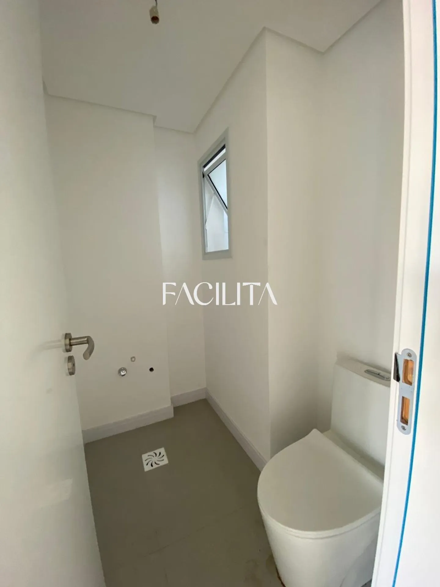 1-bedroom apartment with 3 parking spaces and 120 m² on 4th floor — photo 32