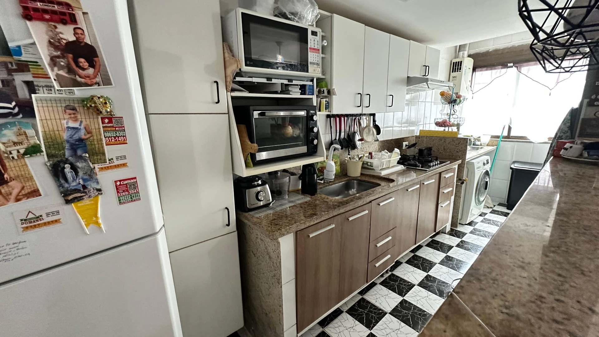 Furnished 2-bedroom apartment with open-plan kitchen — photo 2