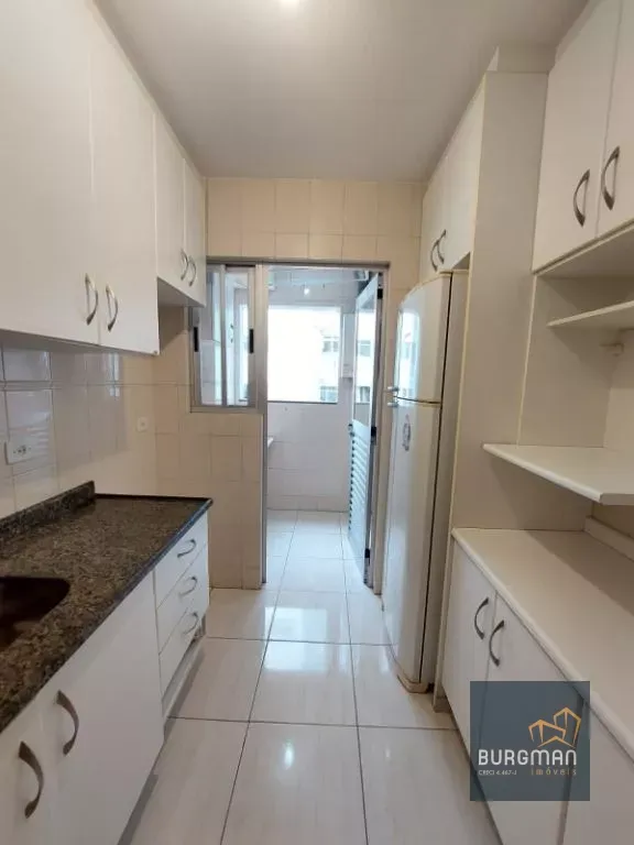 72 m² apartment with a walk-in closet and a home office — photo 12