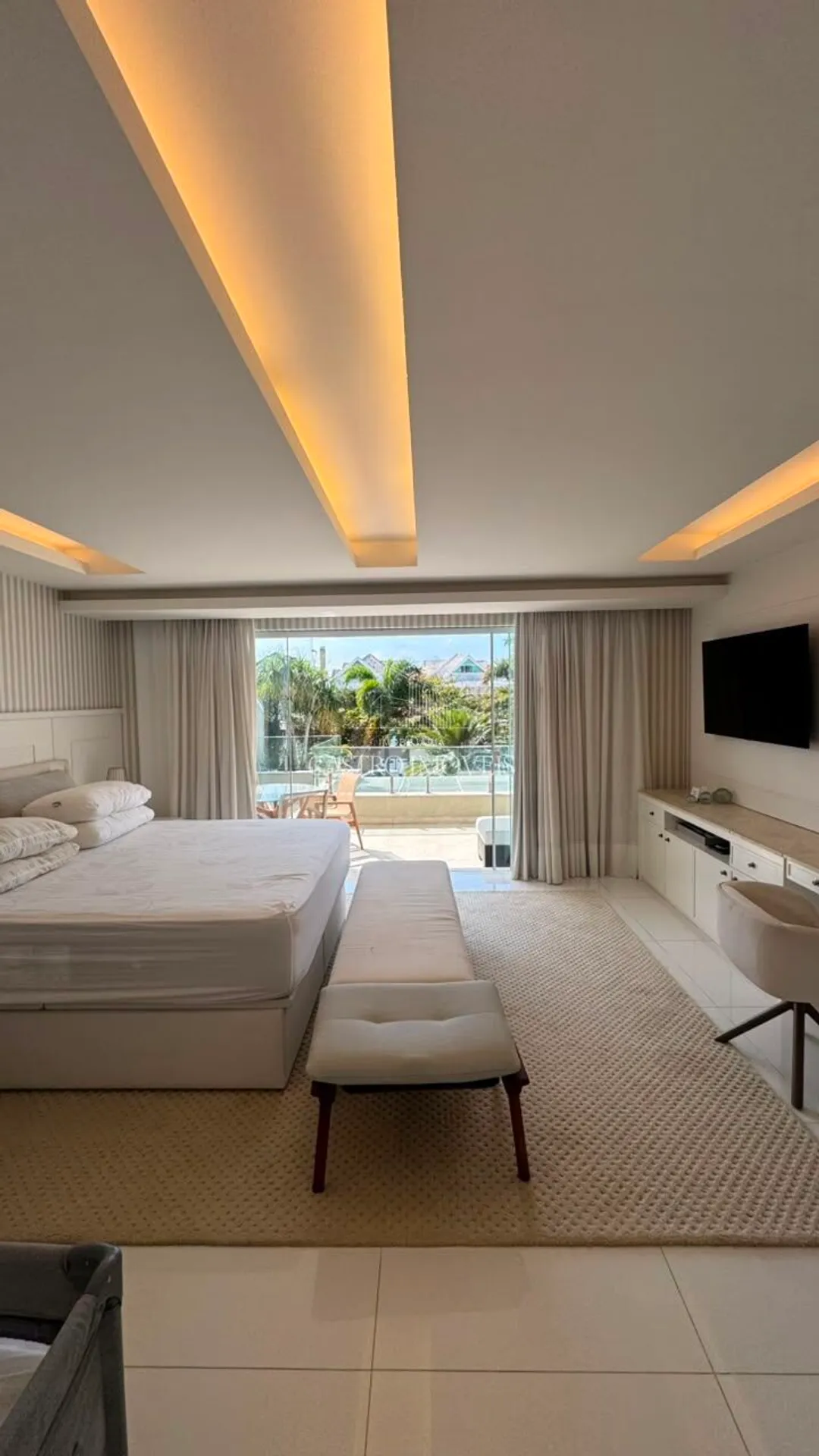 Furnished house with 4 en-suite bedrooms and private garden — photo 25