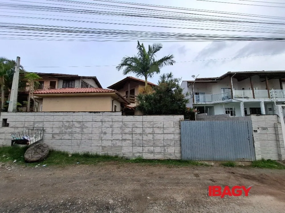 Casa de 4 dormitórios (1 suíte) com 182 m² e 2 vagas — photo 26