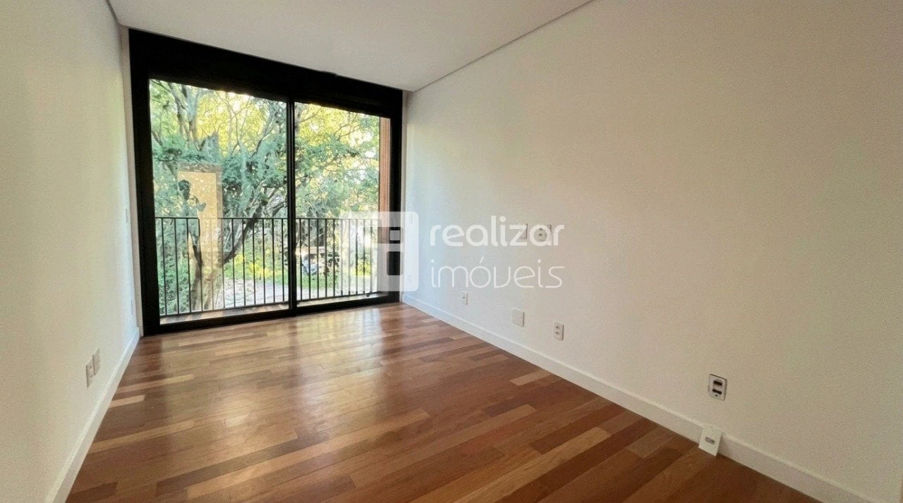 Apartment, 130 m², with floor-to-ceiling windows — photo 3