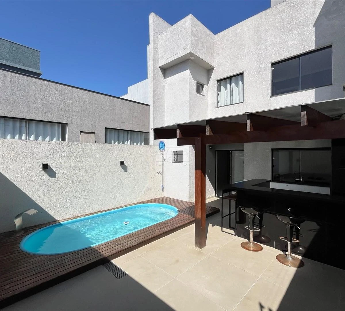 3-bedroom house with a grill on the balcony in Curitiba — photo 46