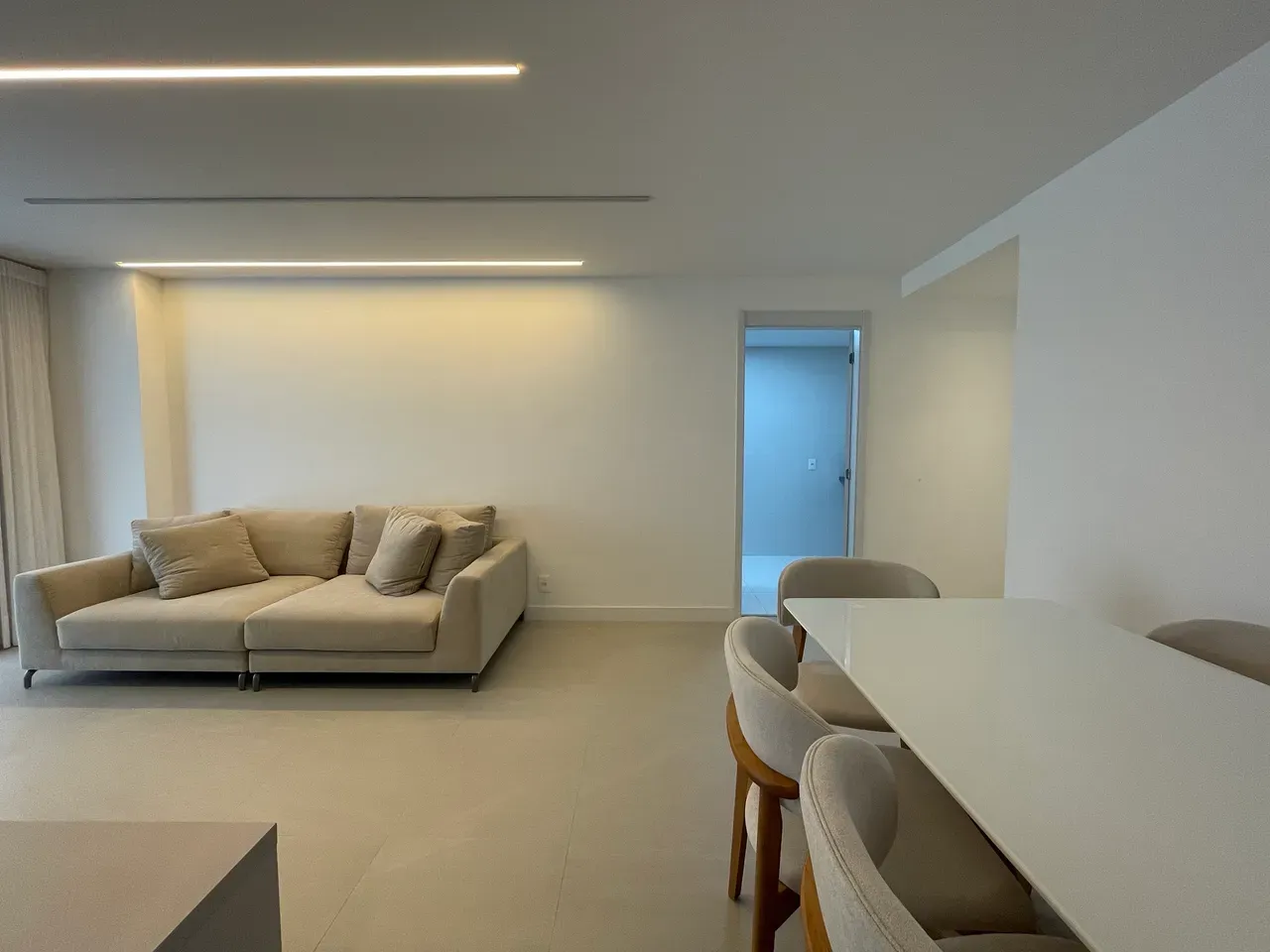 Furnished 151 m² apartment with 3 en-suite bedrooms and 2 parking — photo 21